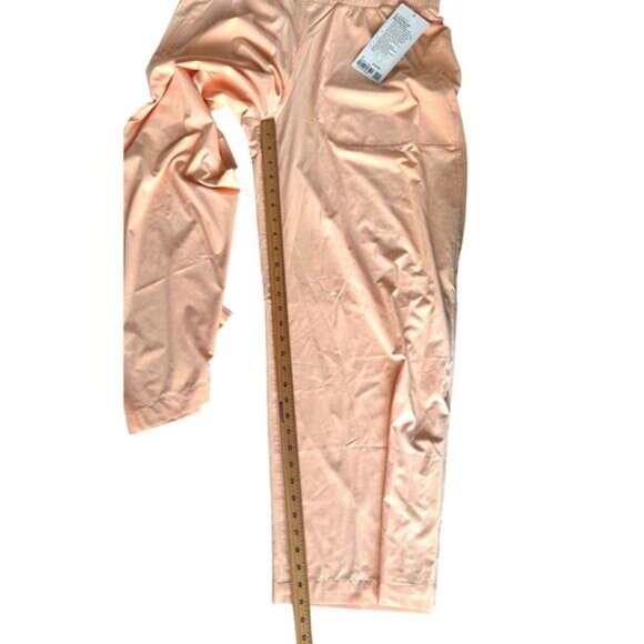 Lululemon Women's Swift Wide-Leg Mid-Rise Pant Size 12 Peach - Picture 6 of 6